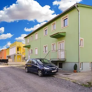 apartments-ariana-1989.in-istria.net/